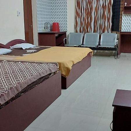 Guruvayur Adithya Luaran gambar