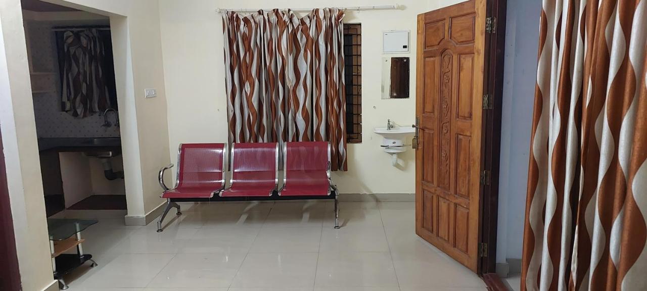Guruvayur Adithya Luaran gambar