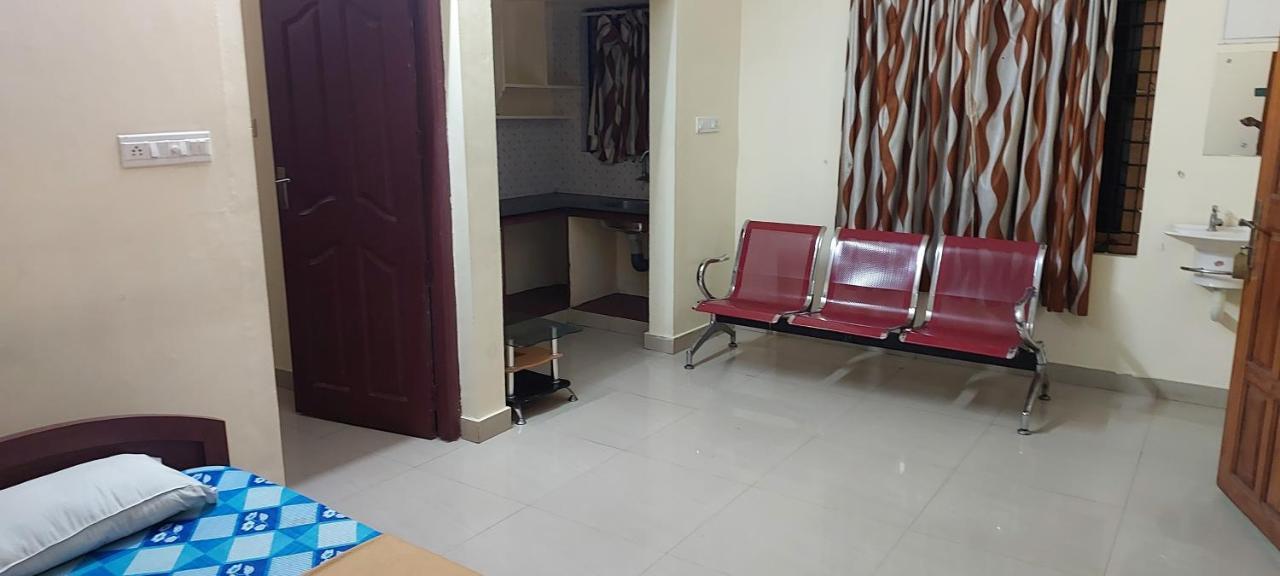 Guruvayur Adithya Luaran gambar