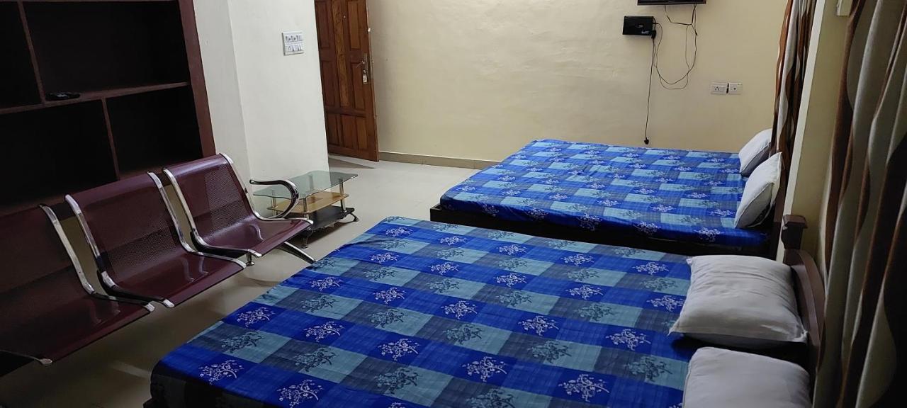 Guruvayur Adithya Luaran gambar