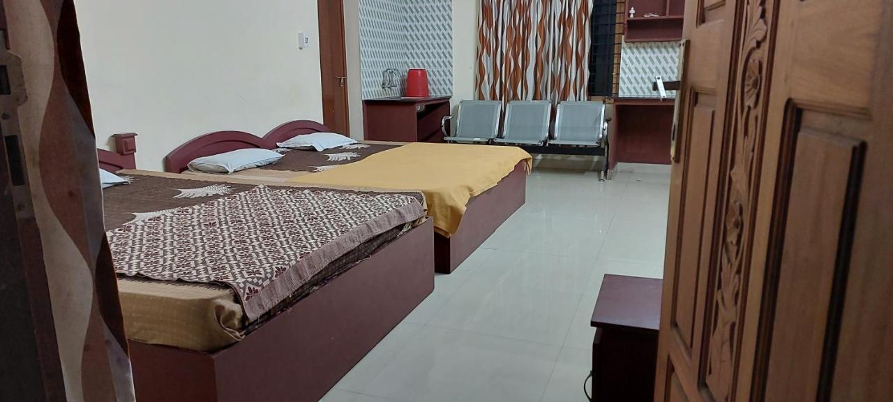 Guruvayur Adithya Luaran gambar